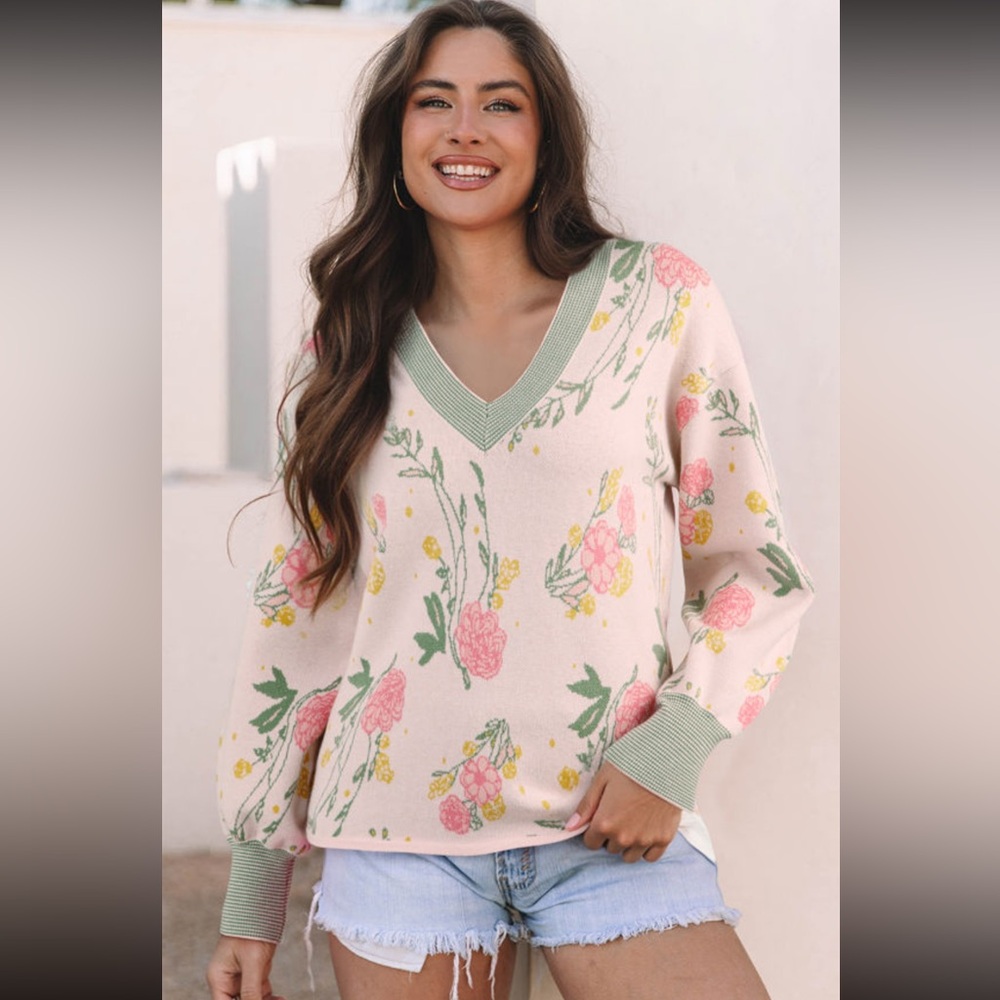 NWOT State Of Fashion Medium Floral V-Neck Sweater in Light Pink